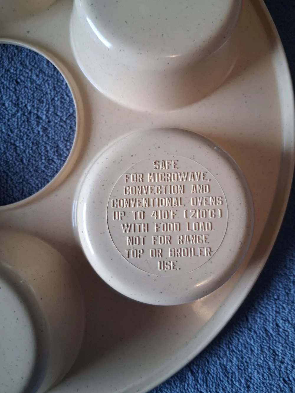 ​Vintage Regal Ware Microwave Muffin Pan 6 Cup Speckled Baking Tray Made USA